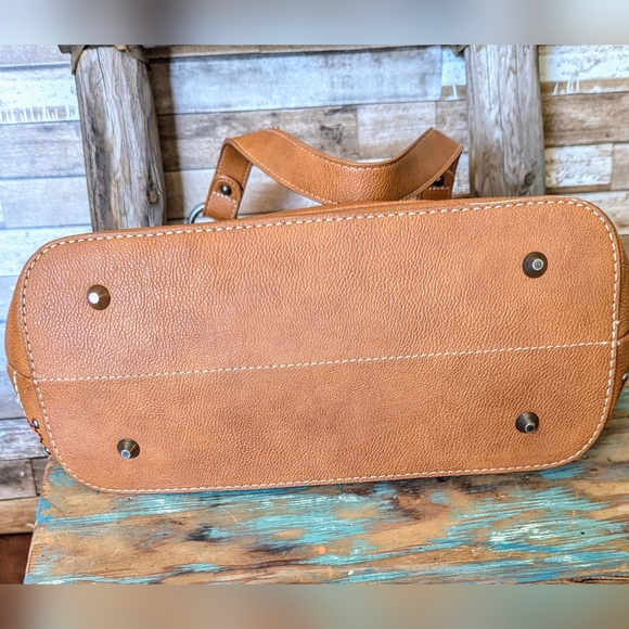 Montana West Embroidered Cross Concho Conceal & Carry Handbag W Studs - Picture 14 of 15